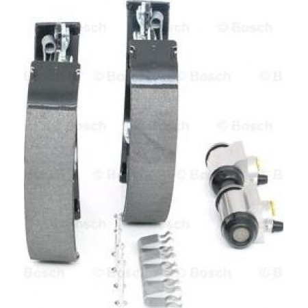 Brake shoe set TOYOTA YARIS (_P13_), Hatchback Van, 10.2012 - BOSCH 0 204 114 692