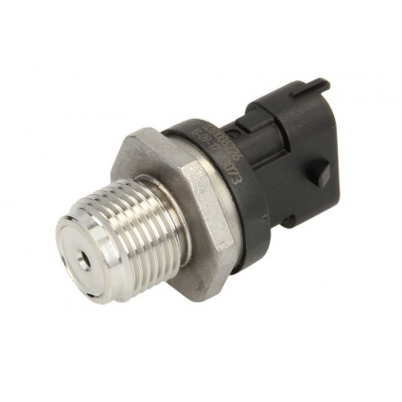 Sensor. Kraftstoffdruck Kraftstoffdrucksensor passt. NEW HOLLAND T4 POWER STAR T5-TIER 4A F4CE9484L 01.11- NEW HOLLAND T4 (PowerStar), Traktor, 06.2011 - BOSCH 0 281 006 226