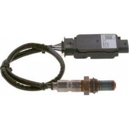Sensore NOx. Il sensore NOx per iniezione additiva è adatto. JAGUAR XF II XF SPORTBRAKE XJ LAND ROVER DISCOVERY V RANGE ROVER SPORT II 3.0D-3.0D BOSCH 0 281 008 533