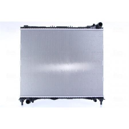 Radiador, refrigeración del motor Radiador de motor LAND ROVER DISCOVERY V RANGE ROVER IV 3.0D 08.12- NISSENS NIS 606799